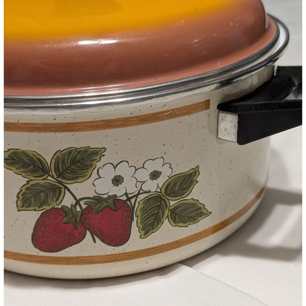 Strawberry Enamel Stew Pot Lid 6 Quart Yellow White Retro Cookware Vintage - Picture 7 of 16